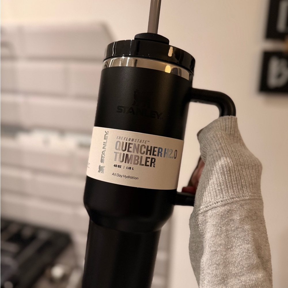 Stanley Quencher H2.0 FlowState 40oz | Black 2.0 | NEW